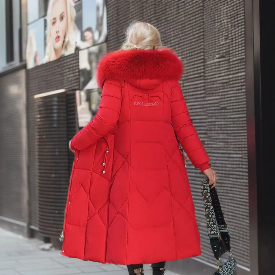 Manteau d'hiver élégant avec capuche en fourrure de la marque Saphira