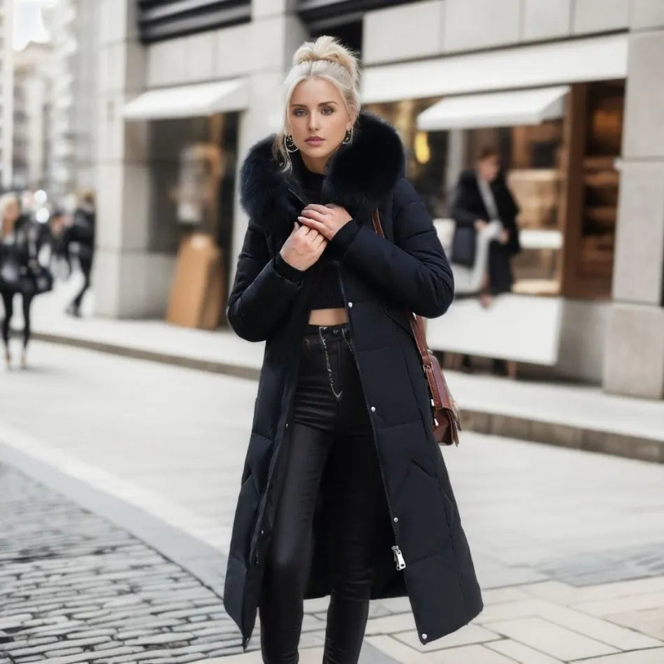 Manteau d'hiver élégant avec capuche en fourrure de la marque Saphira