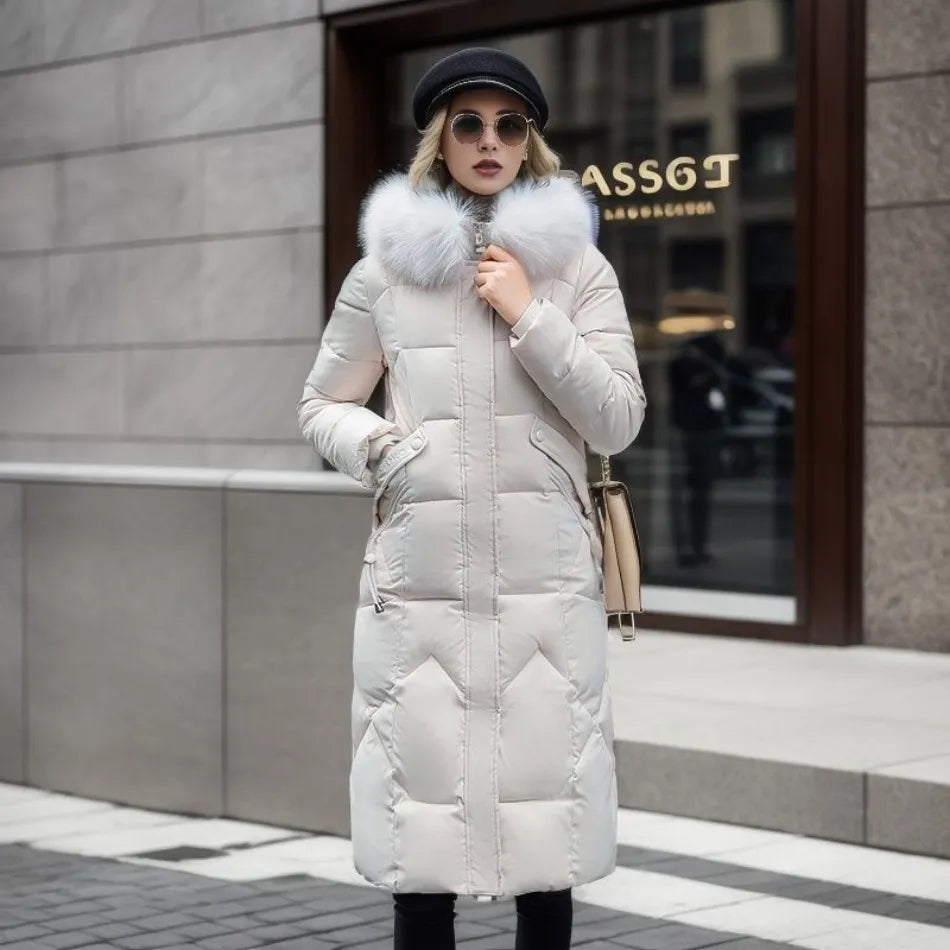 Manteau d'hiver élégant avec capuche en fourrure de la marque Saphira