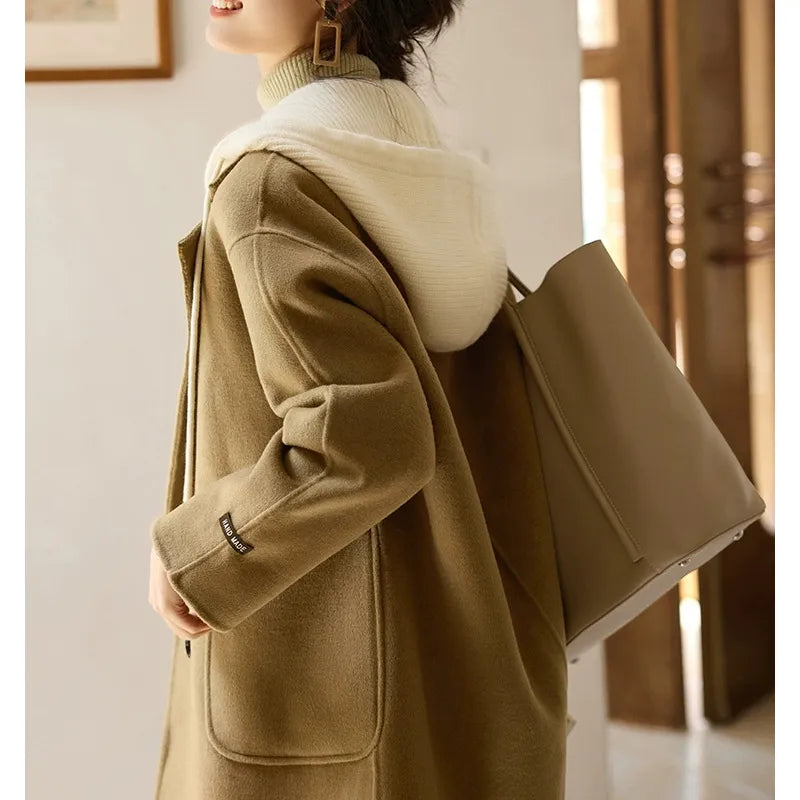 Manteau Élégant en Laine avec Capuche Tricotée Amovible et Douce