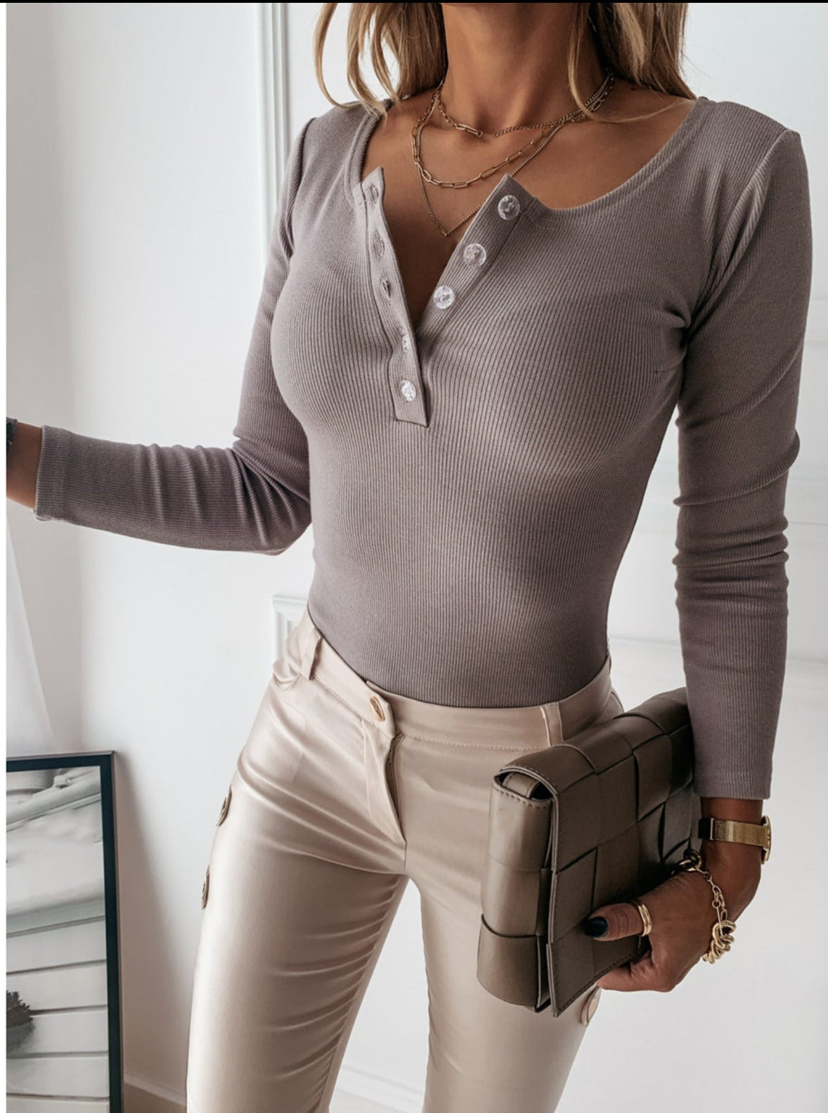 Lyra - T-shirt Henley côtelé premium pour femme