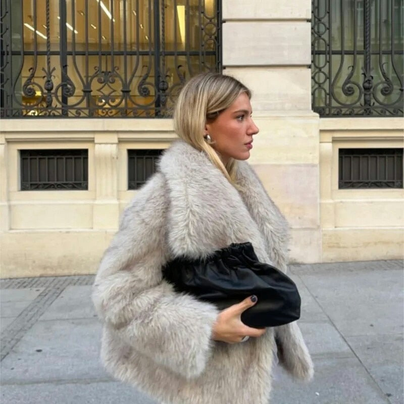 Élodie - Manteau en Fourrure de Luxe