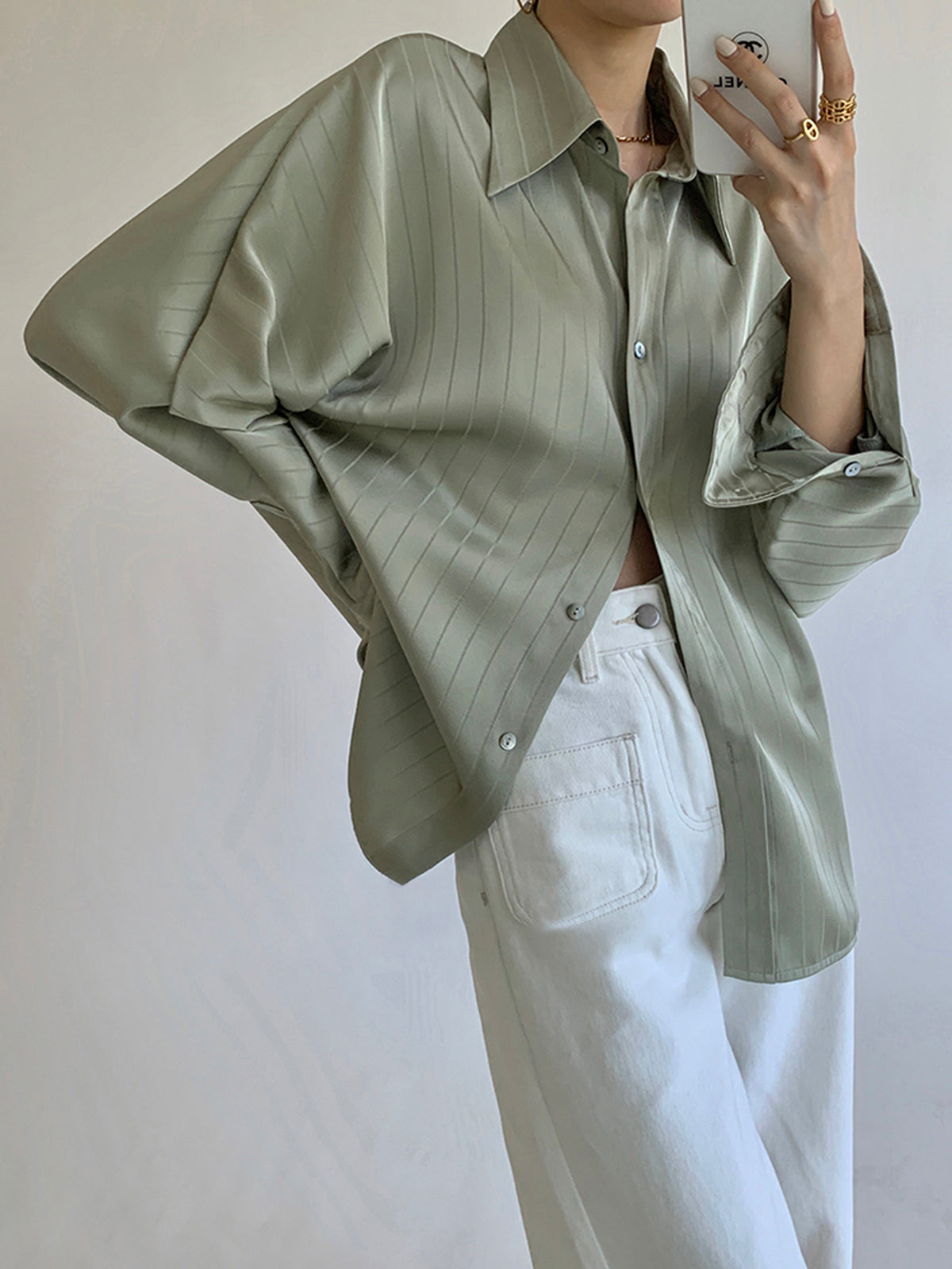 Eloise - Chemise élégante à col haut et boutons, coupe oversize