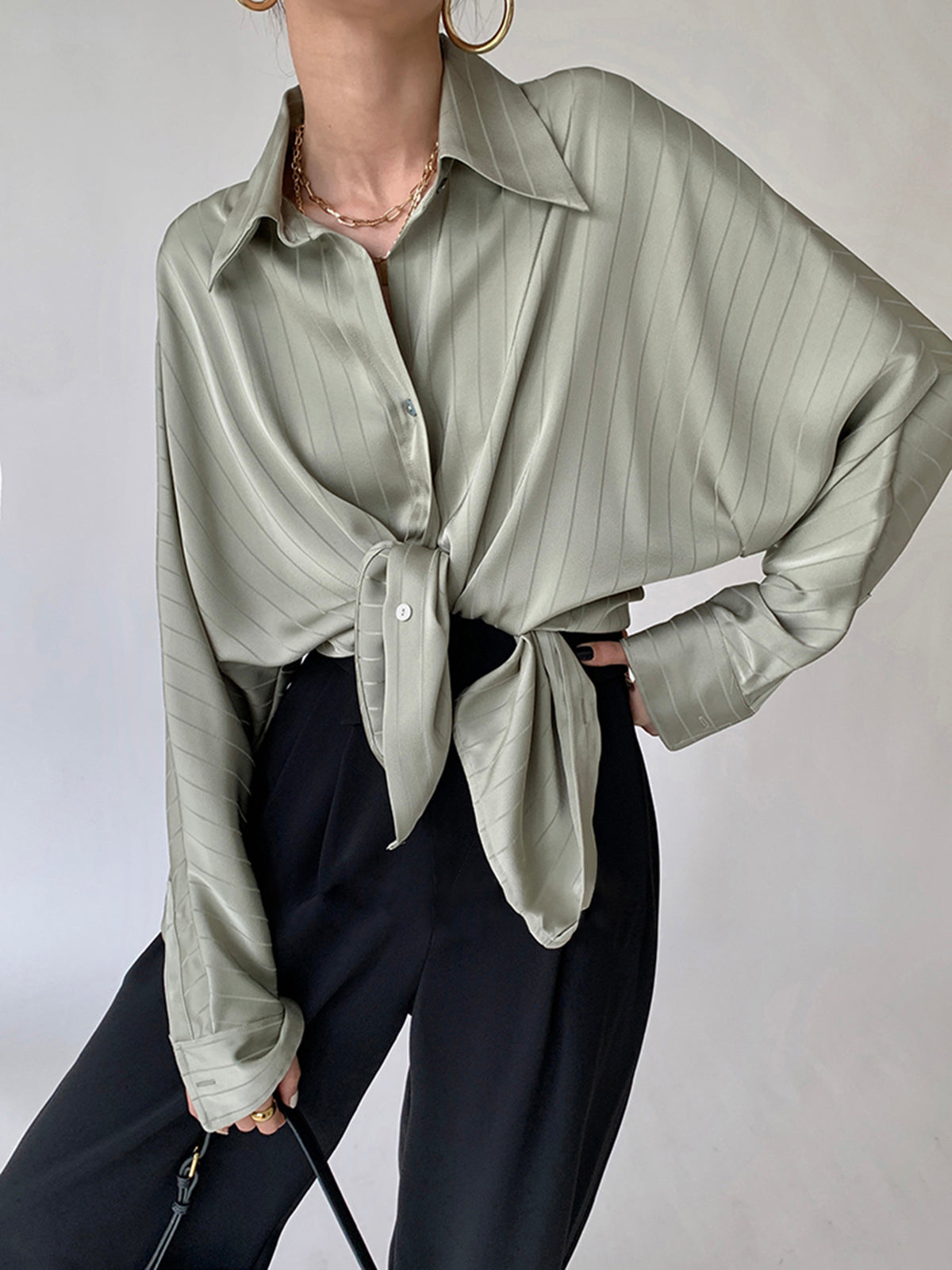 Eloise - Chemise élégante à col haut et boutons, coupe oversize