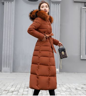 Manteau Élégance Parisienne Longue avec Col en Fourrure