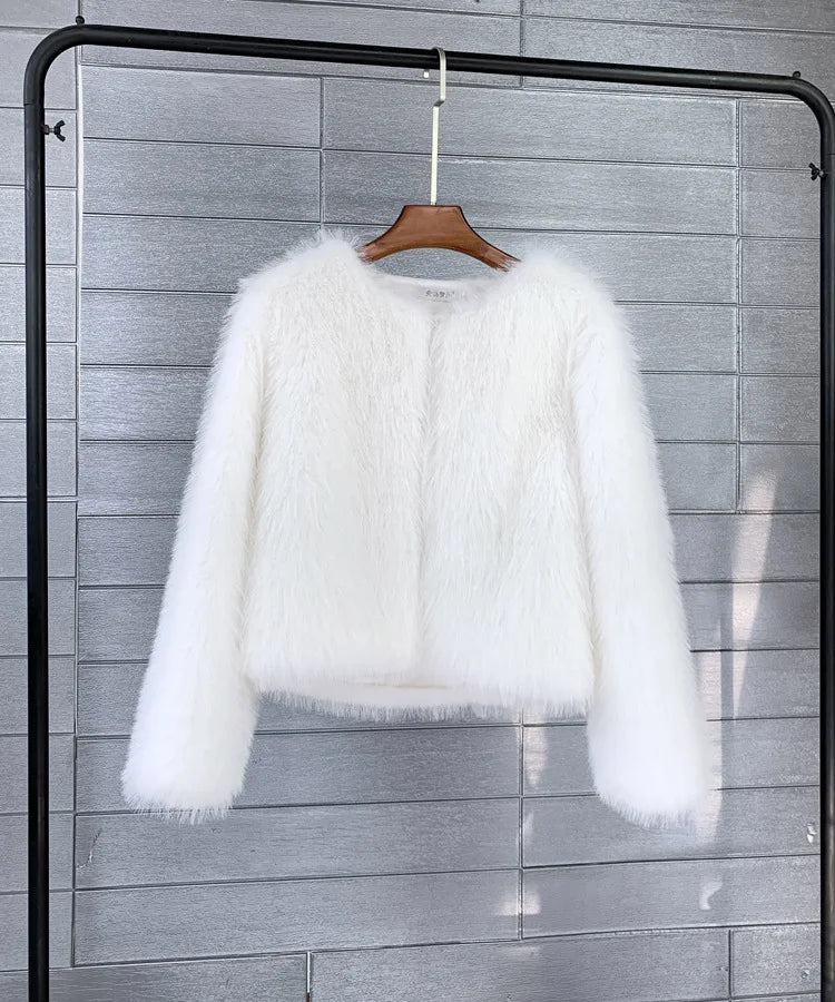 Manteau Luxe en Fourrure Douce by Étoile Noire