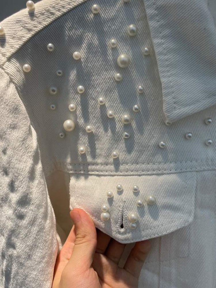 Luxe Élégance - Veste en Denim Raffinée avec Ornement Perlé Distingué