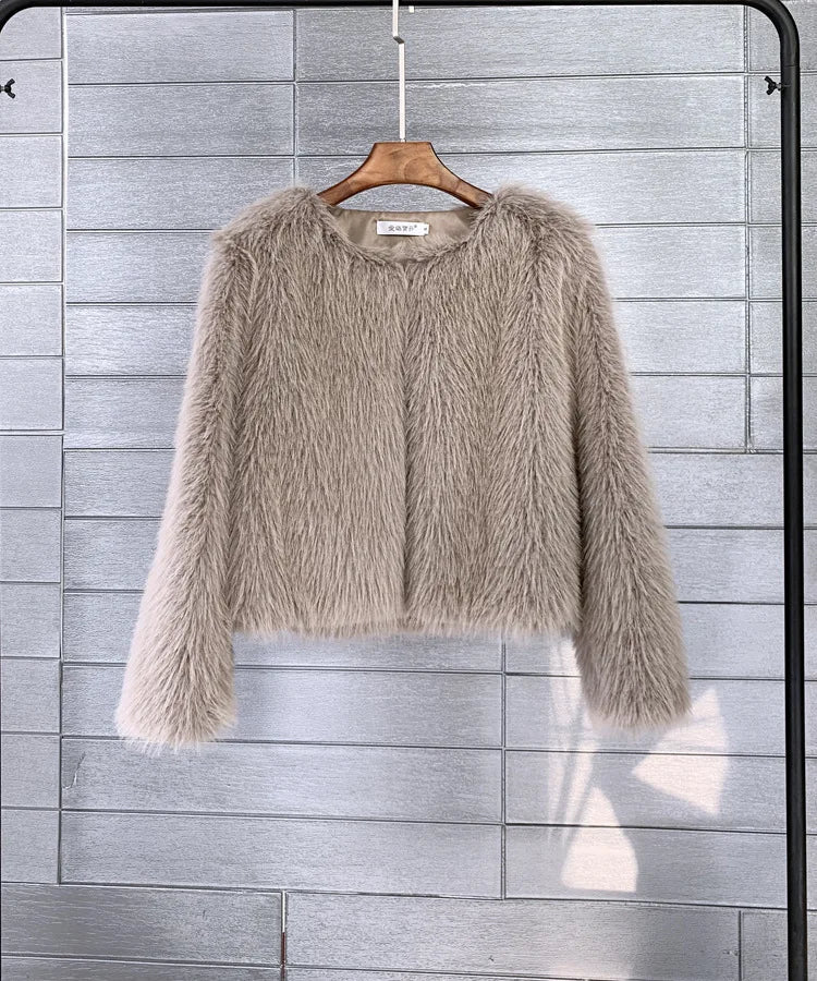 Manteau Luxe en Fourrure Douce by Étoile Noire