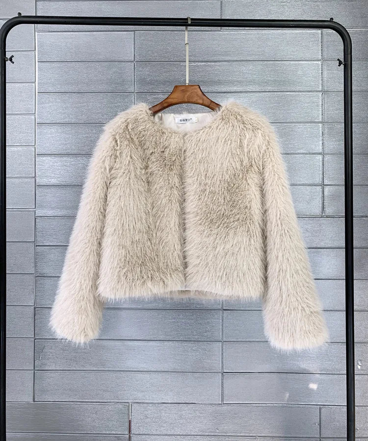 Manteau Luxe en Fourrure Douce by Étoile Noire