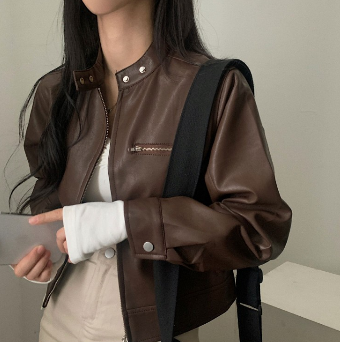 Veste Vintage à Col Haut Zippé Élégance Noire