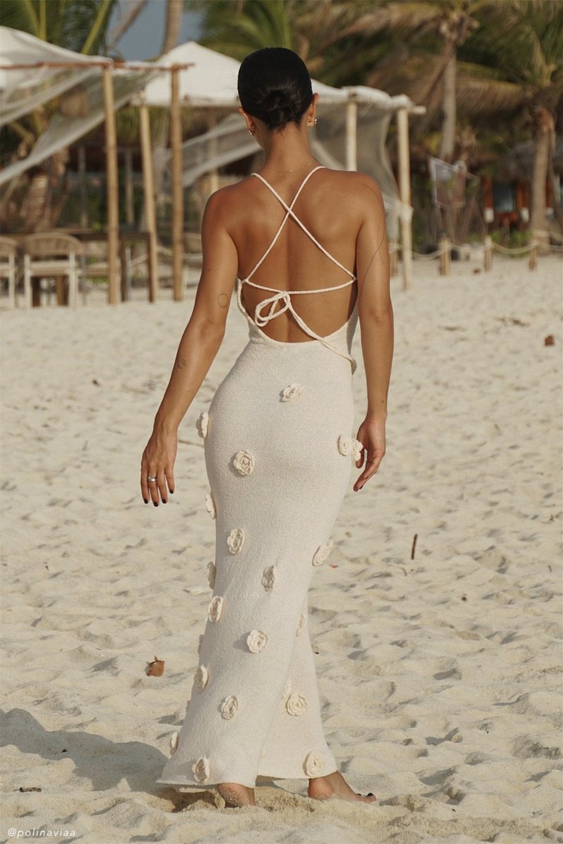 Robe Élégance Fleurie Longue en Maille à Col V