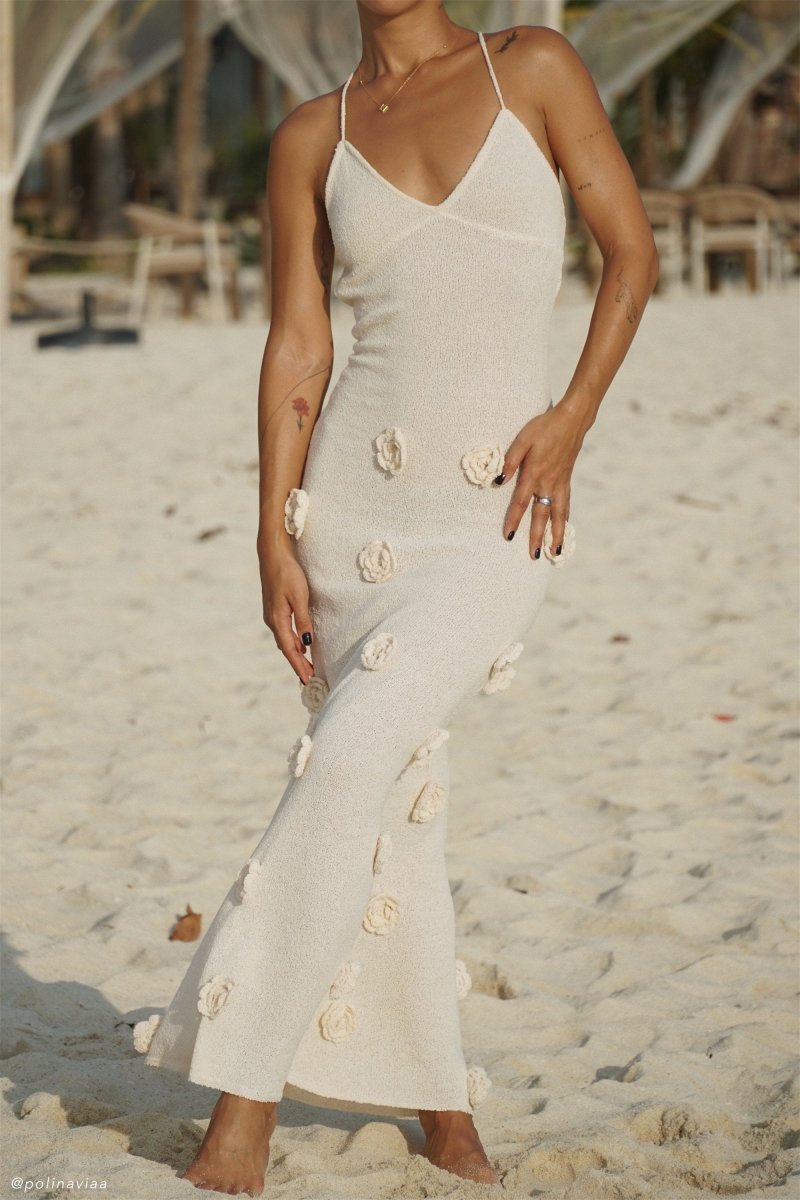 Robe Élégance Fleurie Longue en Maille à Col V