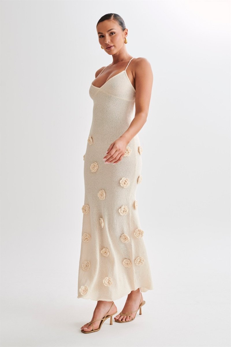 Robe Élégance Fleurie Longue en Maille à Col V