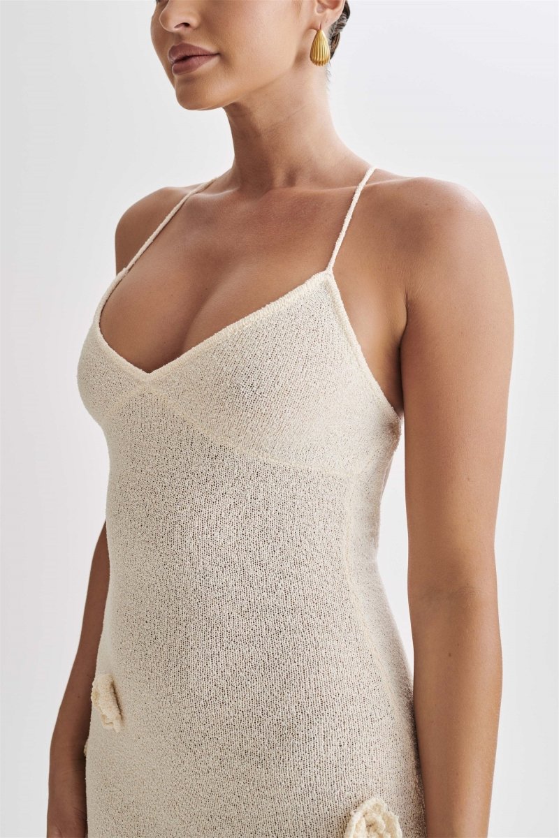 Robe Élégance Fleurie Longue en Maille à Col V