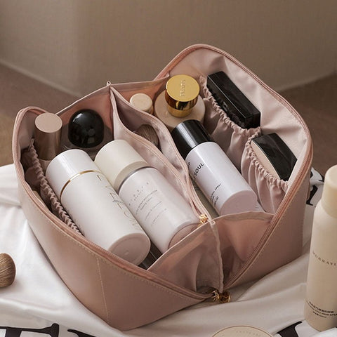 Luxe Éclat - Trousse de maquillage haut de gamme pour une beauté sophistiquée