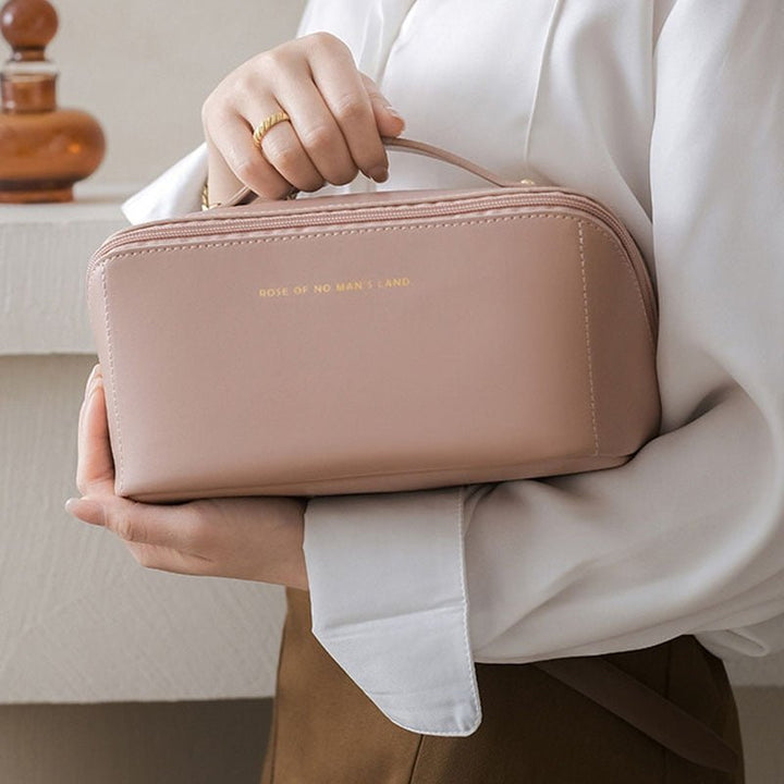 Luxe Éclat - Trousse de maquillage haut de gamme pour une beauté sophistiquée