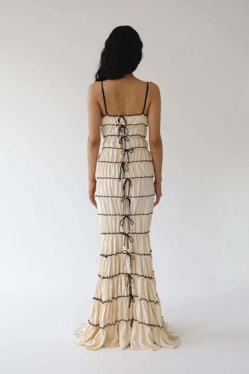 Lyanna Robe Longue Élégante Tunnel à Volants