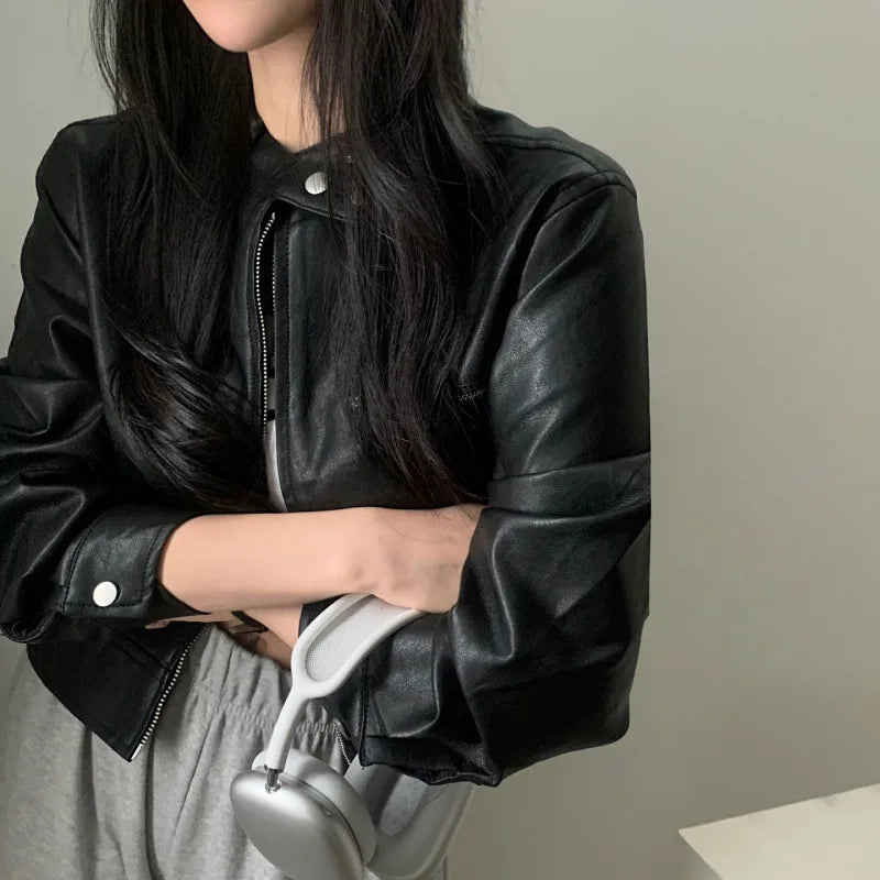 Veste Vintage à Col Haut Zippé Élégance Noire