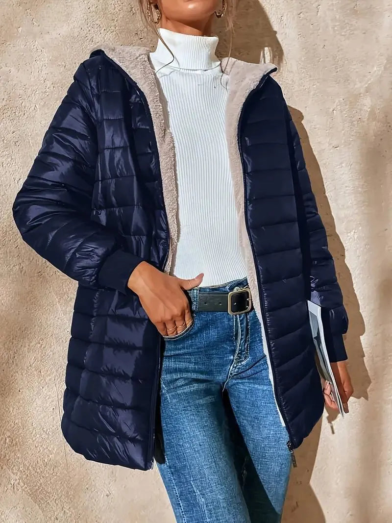 Veste Élégante Oversize à Capuche en Matelassé Doublé Par Léo