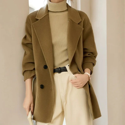 Manteau Élégant en Laine avec Capuche Tricotée Amovible et Douce