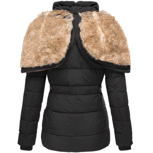 Manteau d'hiver raffiné pour femme avec capuche en fourrure de la marque Aurelia