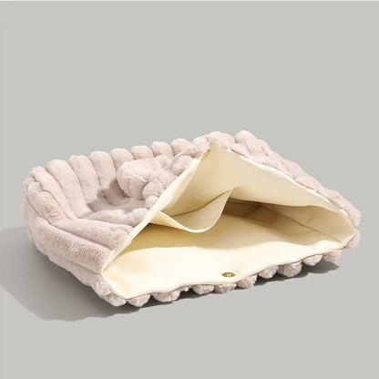 Sac de Transport Luxe en Peluche CloudPuff, Confort et Élégance pour Vos Accessoires