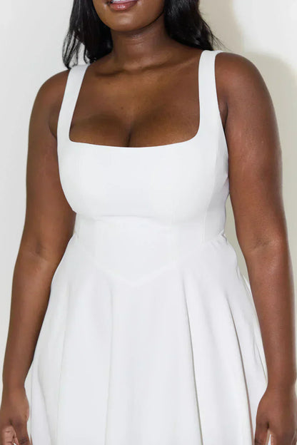Luxe Élégance - Robe Midi à Encolure Carrée en Satin Raffiné