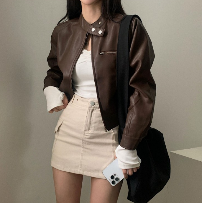 Veste Vintage à Col Haut Zippé Élégance Noire