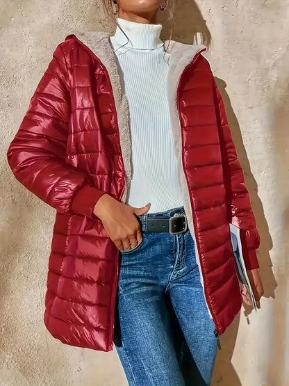 Veste Élégante Oversize à Capuche en Matelassé Doublé Par Léo