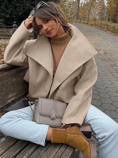 Manteau Élégance – Veste Longue à Manches Pleines en Couleur Unie