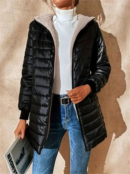 Veste Élégante Oversize à Capuche en Matelassé Doublé Par Léo