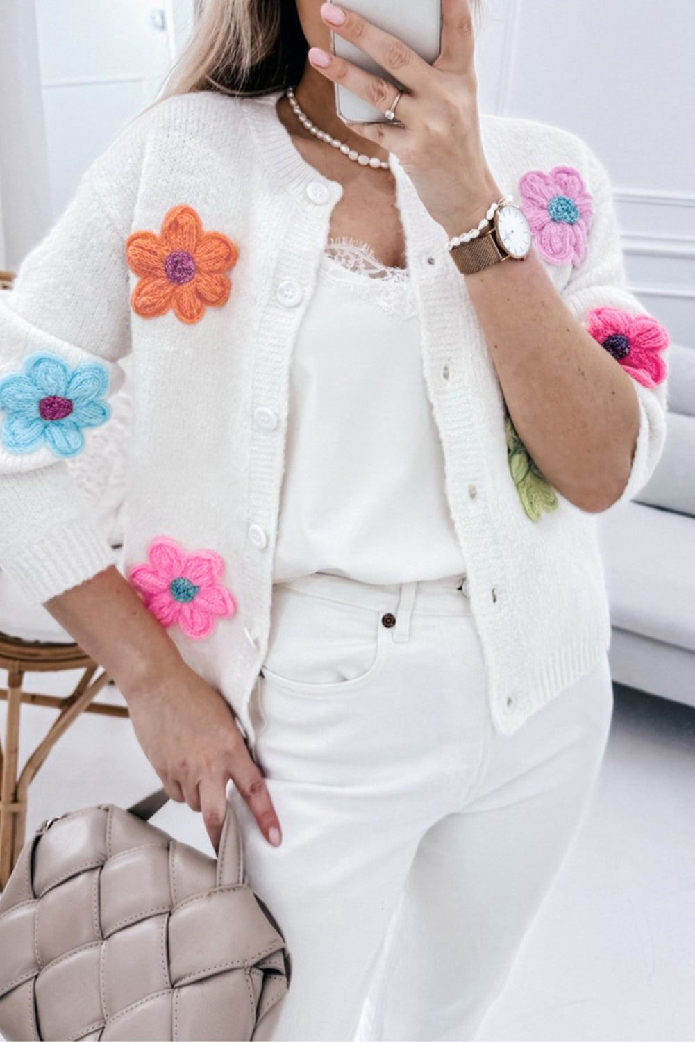 Élodie - Cardigan Tricoté Floral Chic avec Boutons