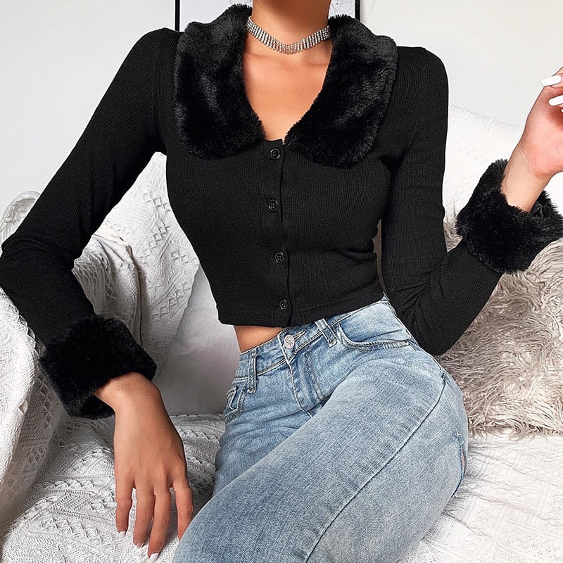 Luxeara - Pull Haut court en laine douce avec col en fourrure et boutons raffinés