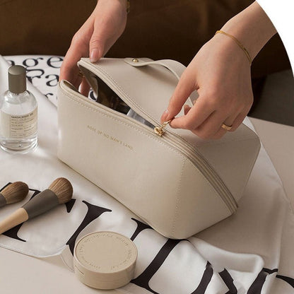 Luxe Éclat - Trousse de maquillage haut de gamme pour une beauté sophistiquée